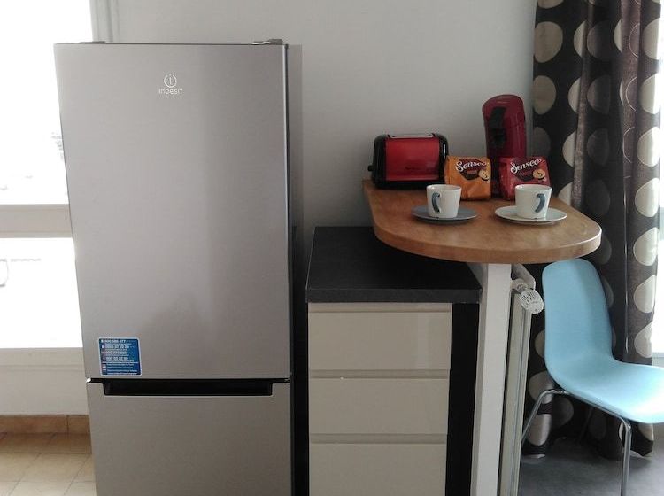 Appartement 2 Pièces Avec Grande Terrasse