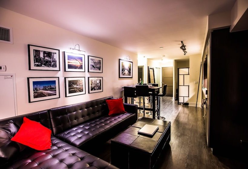 Applewood Suites  Front Street West