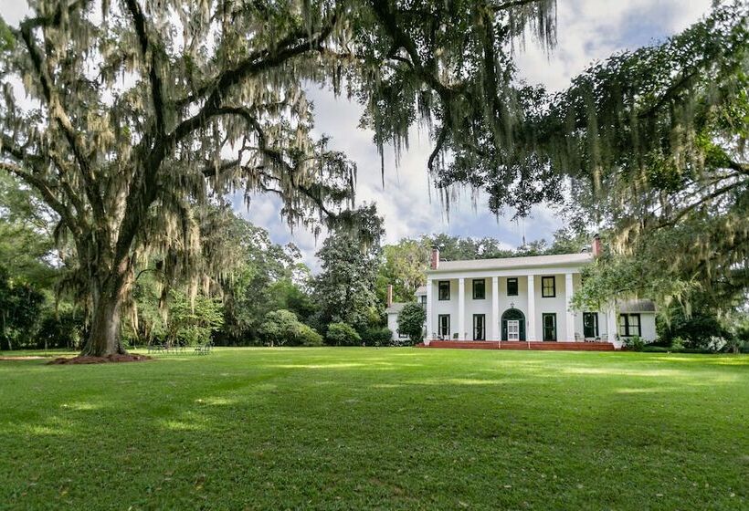 Ball House And Cottages