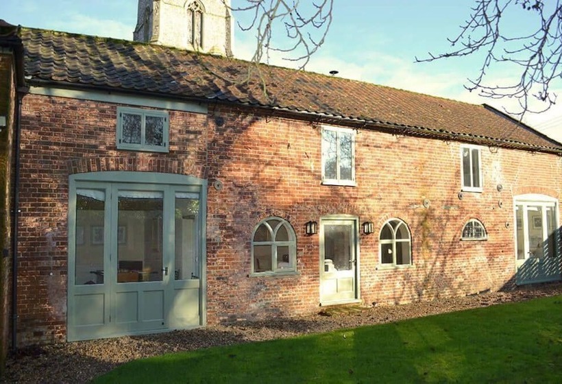 Banningham Coach House