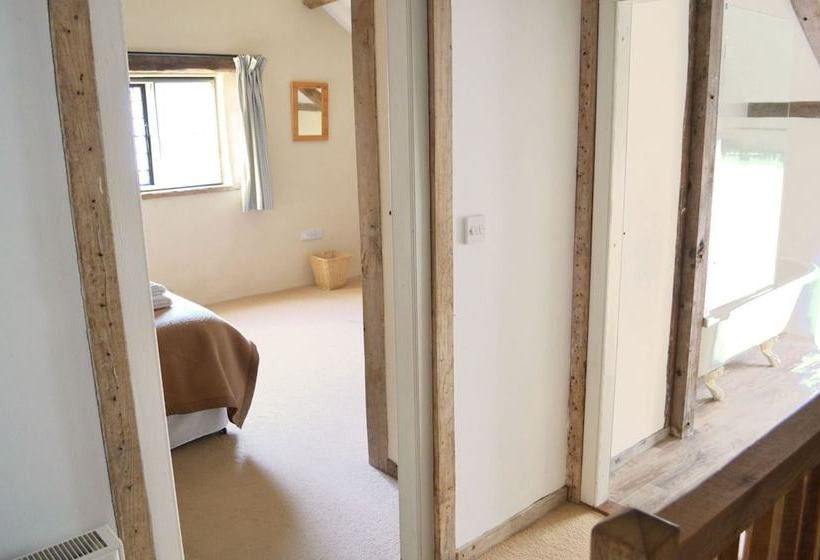 Banningham Coach House