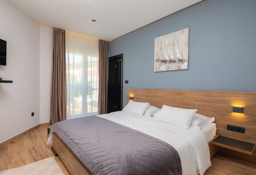 Beachfront Luxury Villa