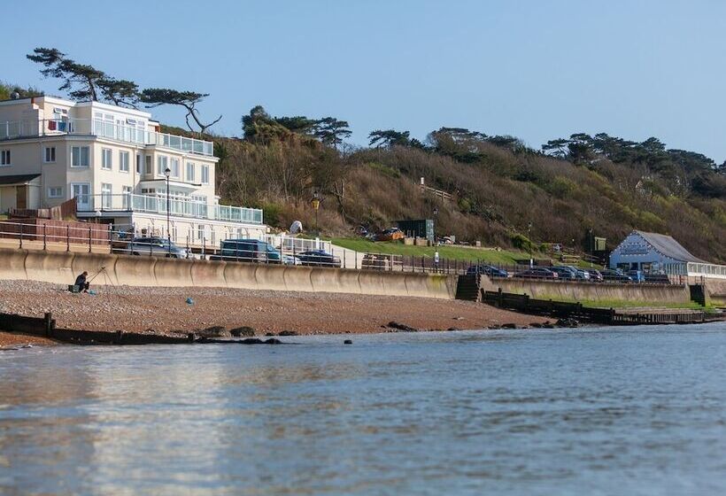Beachside Apartment On The Beach