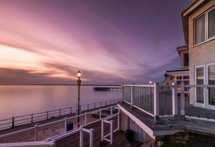 Beachside Apartment On The Beach