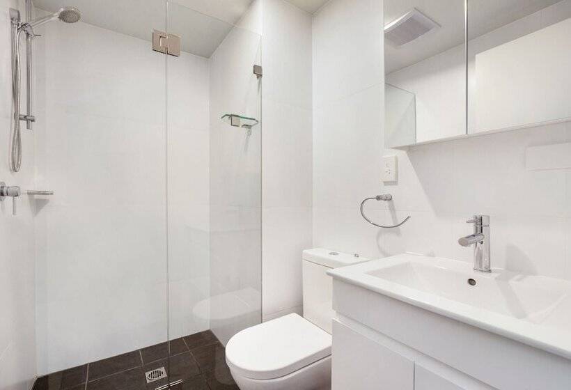 Bondi Beach Studio King Suite 1