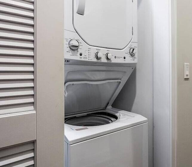 Comfy Executives Studio