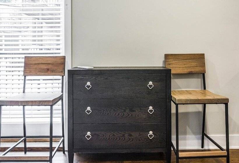 Comfy Executives Studio