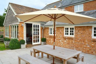 Elliotts Barns