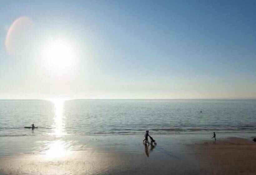 Garden Apartment On The Beach