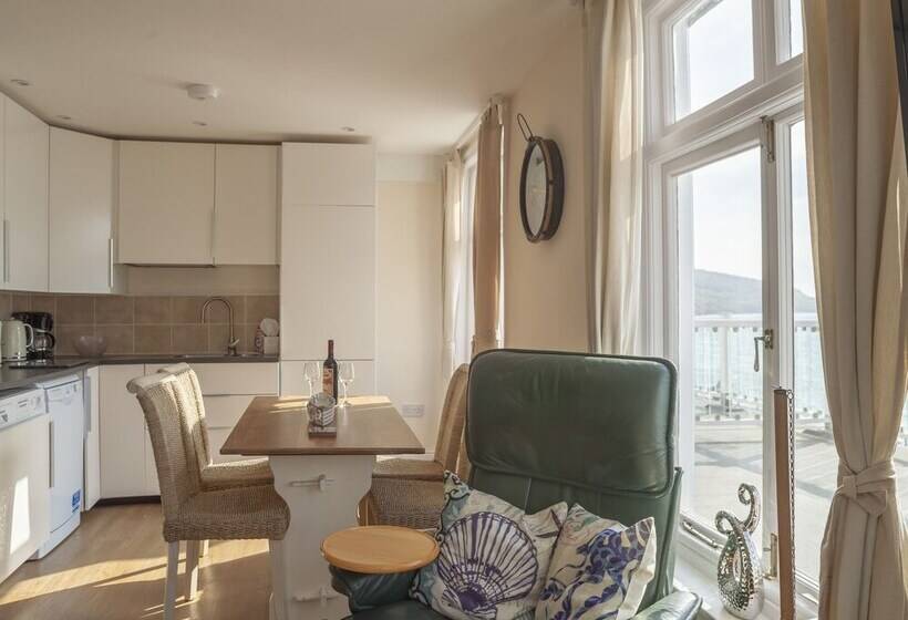 Garden Apartment On The Beach