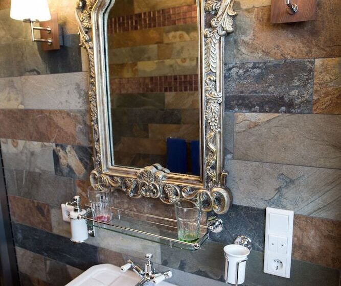 Golden Treasure Deluxe