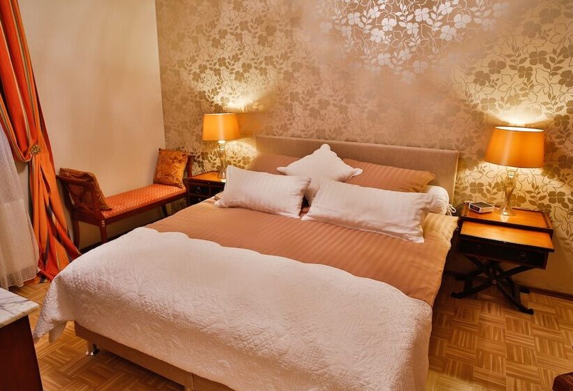 Golden Treasure Deluxe