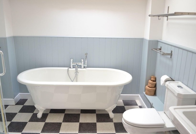 Hampton Wafre Cottage