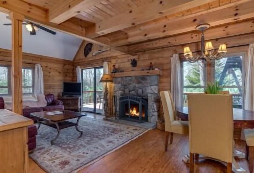 Horseshow Hideaway – Pet Friendly Cabin, 7 Minutes To Tiec