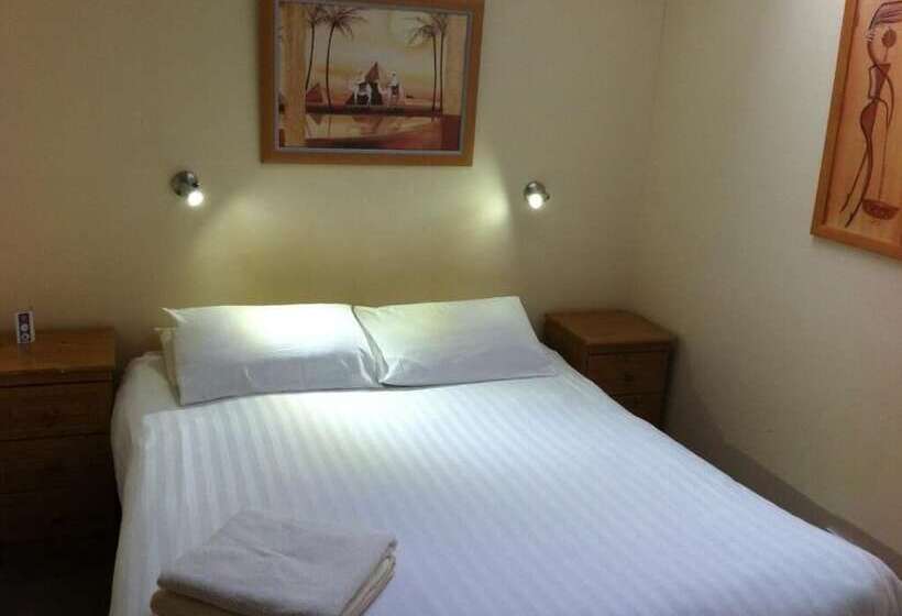 בית מלון כפרי Prestwick Airport