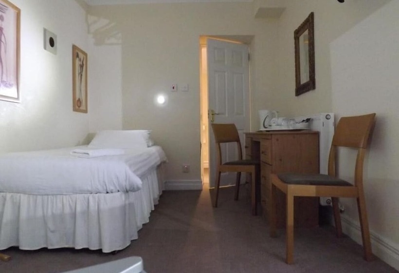 בית מלון כפרי Prestwick Airport