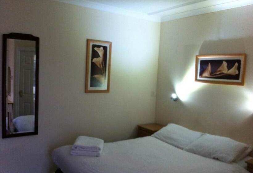 בית מלון כפרי Prestwick Airport