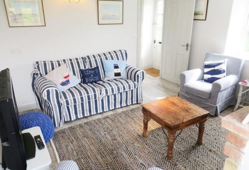 Island House...unique Situation With Harbour Views