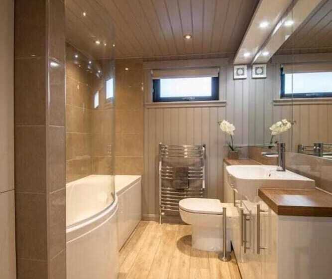 Linwater Holiday Park