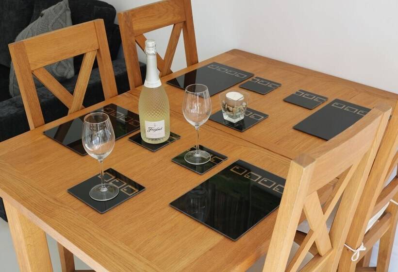 Luxury Victorian Garden Apartment