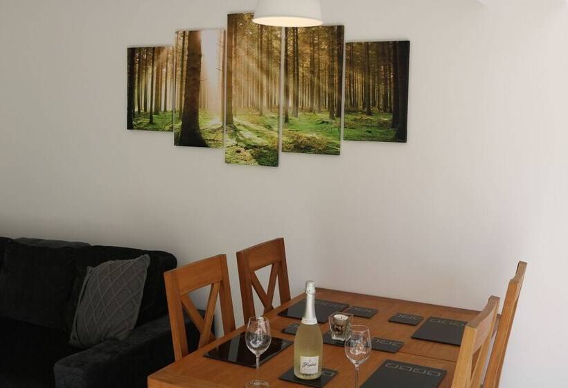 Luxury Victorian Garden Apartment