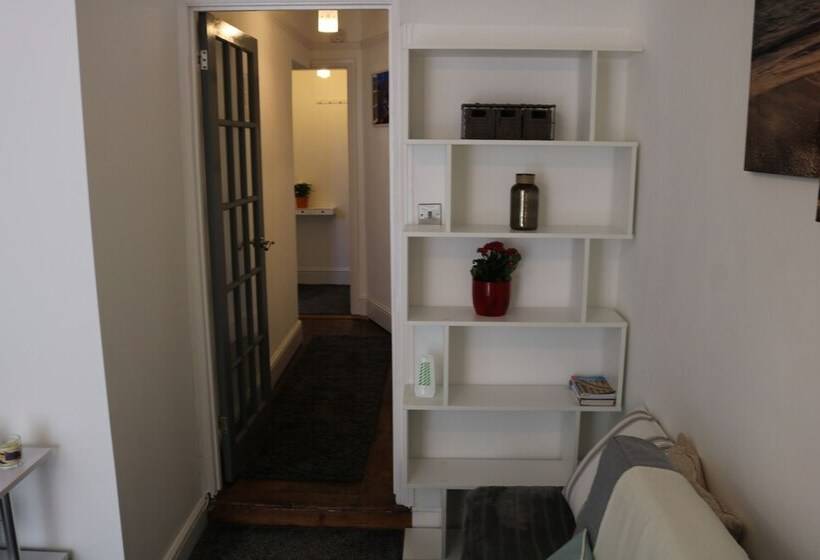 Luxury Victorian Garden Apartment