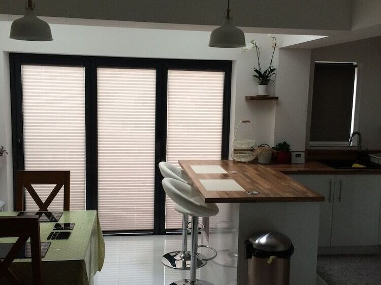 Luxury Victorian Garden Apartment