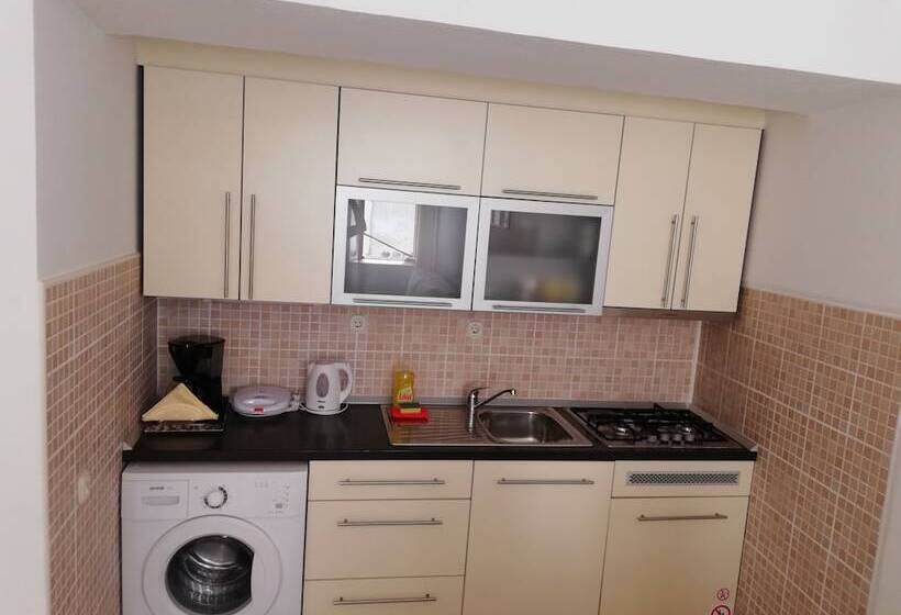 M & J Central Suites