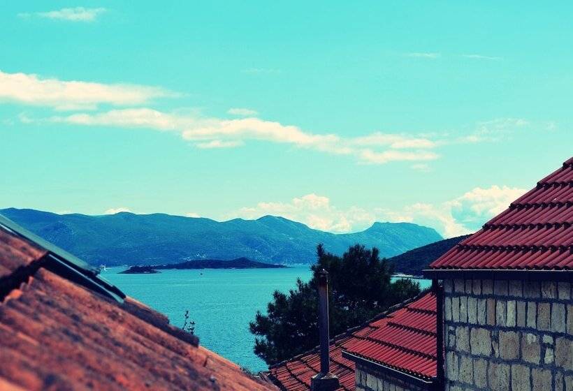 M & J Central Suites