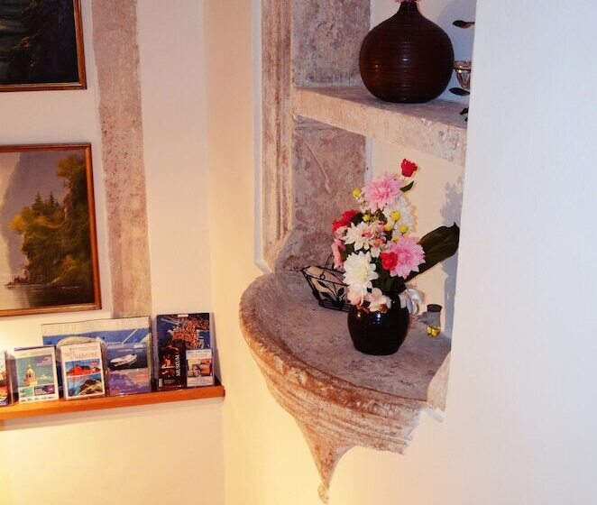 M & J Central Suites