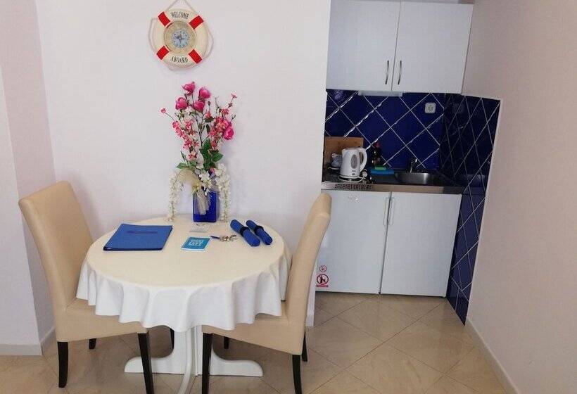 M & J Central Suites