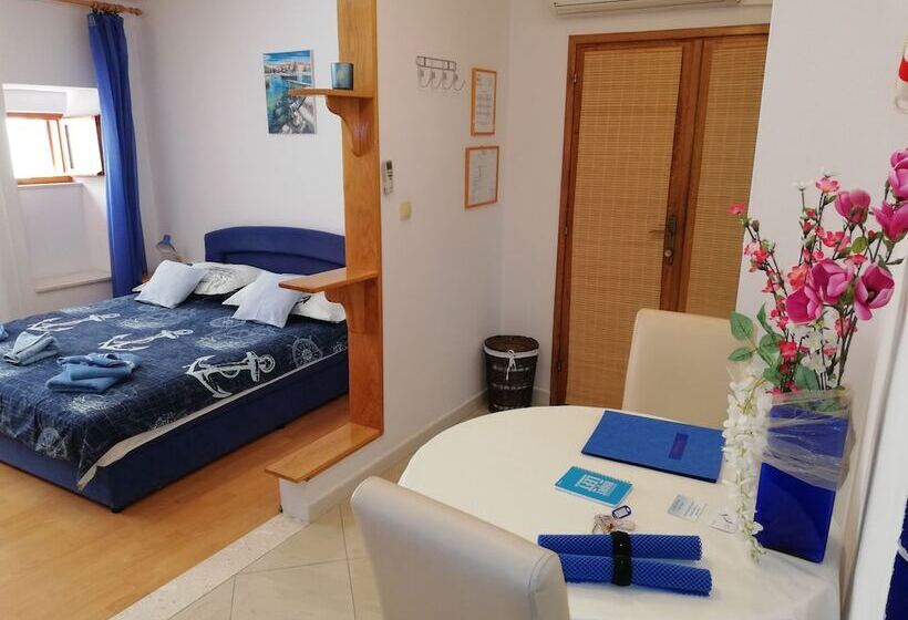 M & J Central Suites