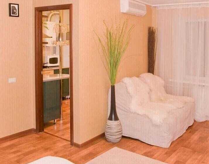 Megapolis Apartments On Nikitinskaya Street 21 – Apt 70