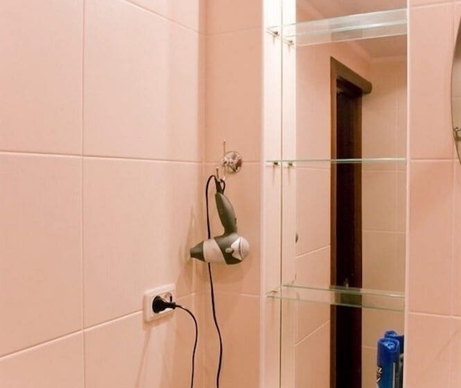 Megapolis Apartments On Nikitinskaya Street 21 – Apt 70