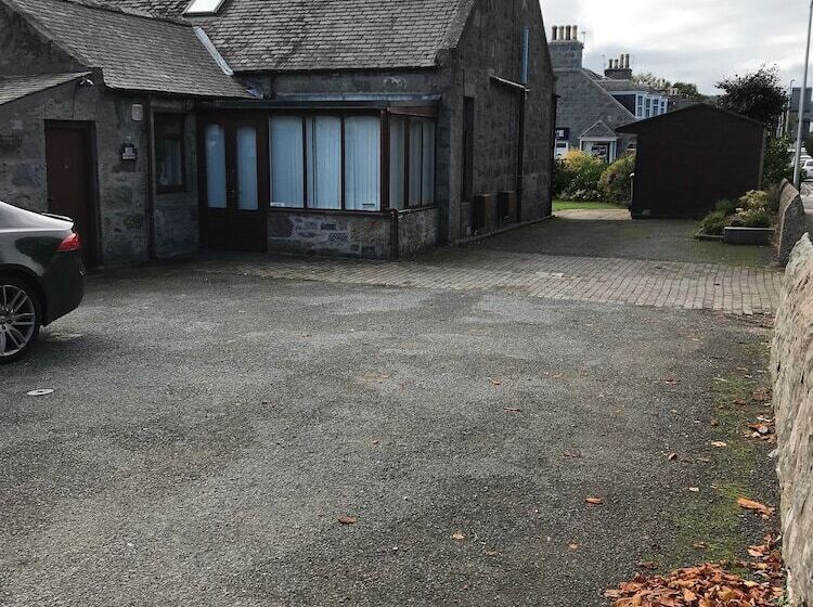 بنسيون Beeches Guest House