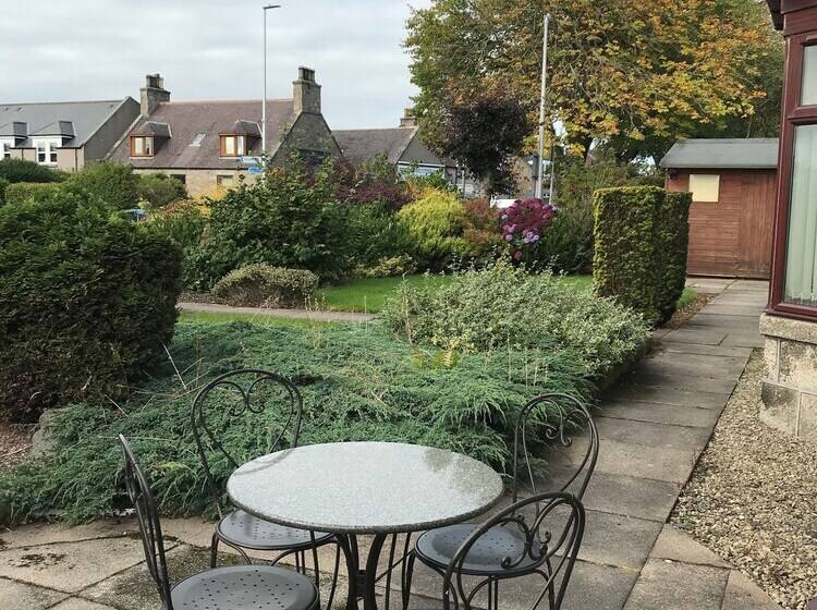 بنسيون Beeches Guest House