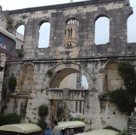 פנסיון Inchy Accommodation