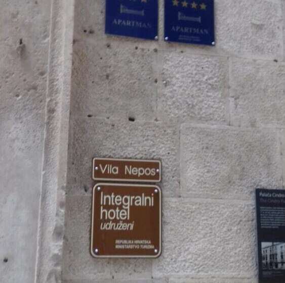 פנסיון Inchy Accommodation