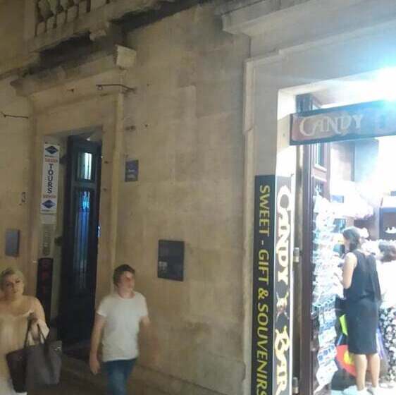 פנסיון Inchy Accommodation