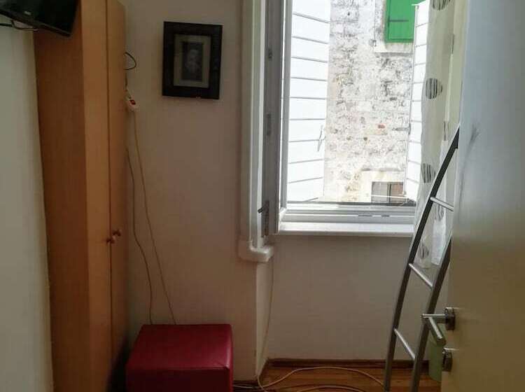 פנסיון Inchy Accommodation