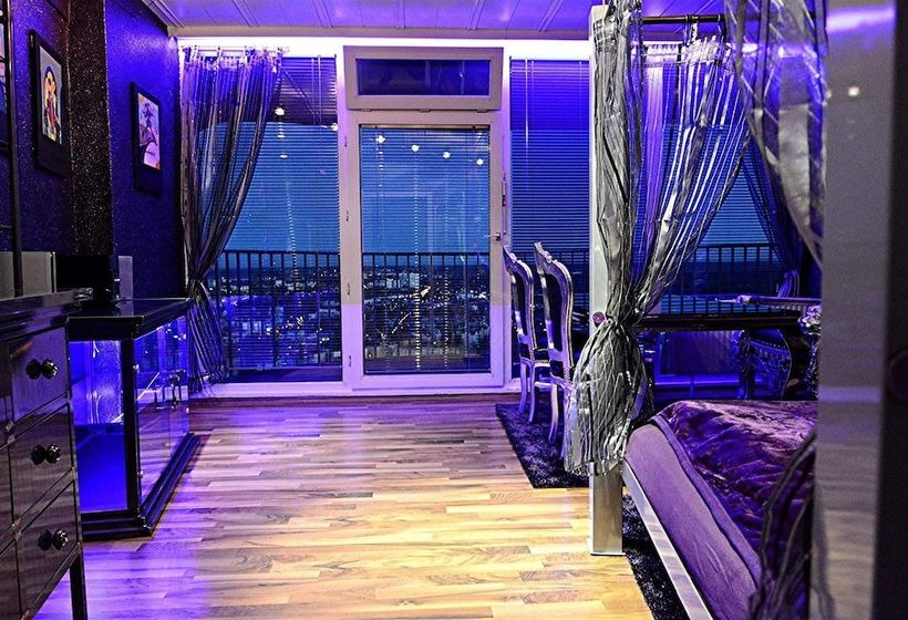 Sky Romantic Room En La Torre Del  Augsburg 33. Piso