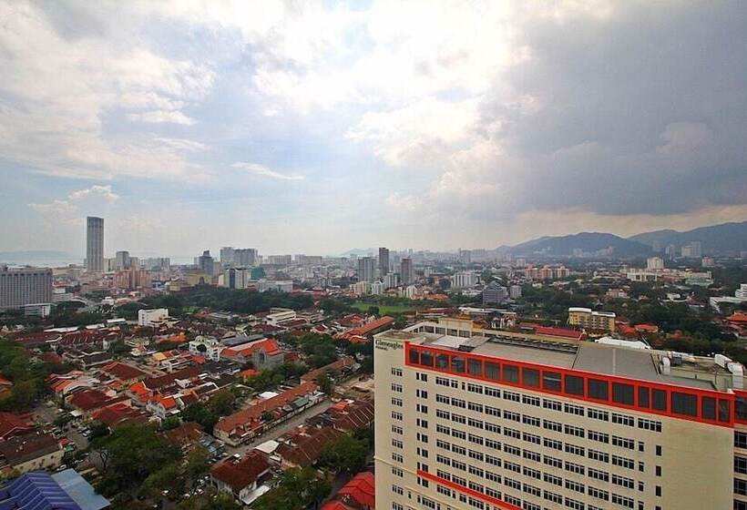 Staynest Suites At Gurney Drive