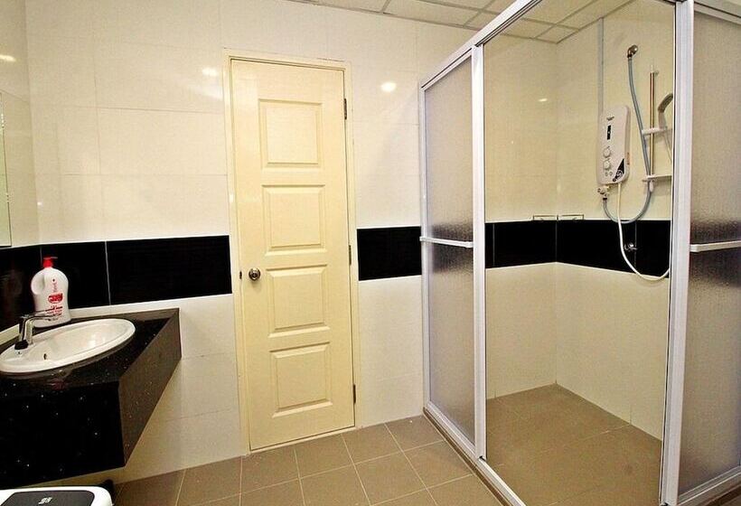 Staynest Suites At Gurney Drive