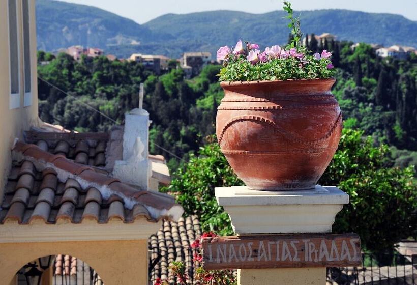 Traditional Greek Maisonette In Antiperni Village