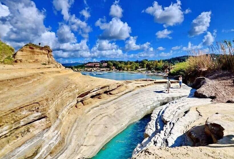 Traditional Greek Maisonette In Antiperni Village
