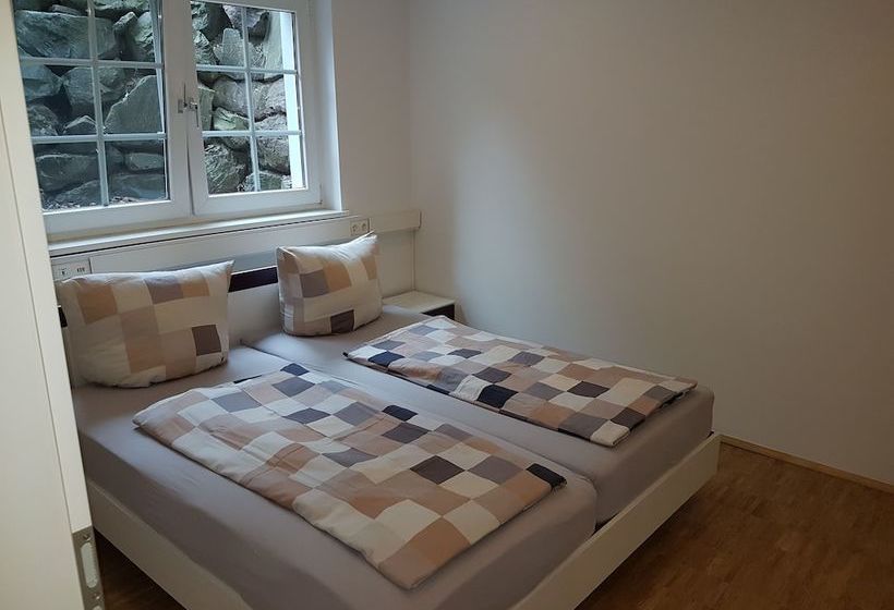 Wohnen Im Souterrain Einer Villa