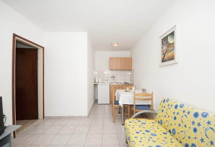 Apartments Jasenka Supetar