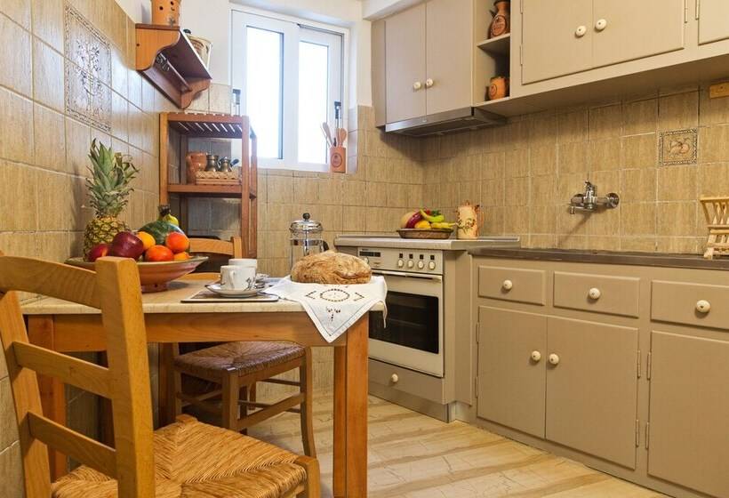 Casa Paleopolis Near Royal Baths Monrepo