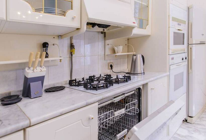 Funny Dolphins Apartments Moscow City