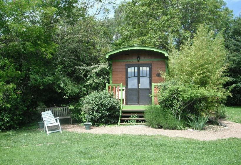 Отель La Roulotte De L Albizia